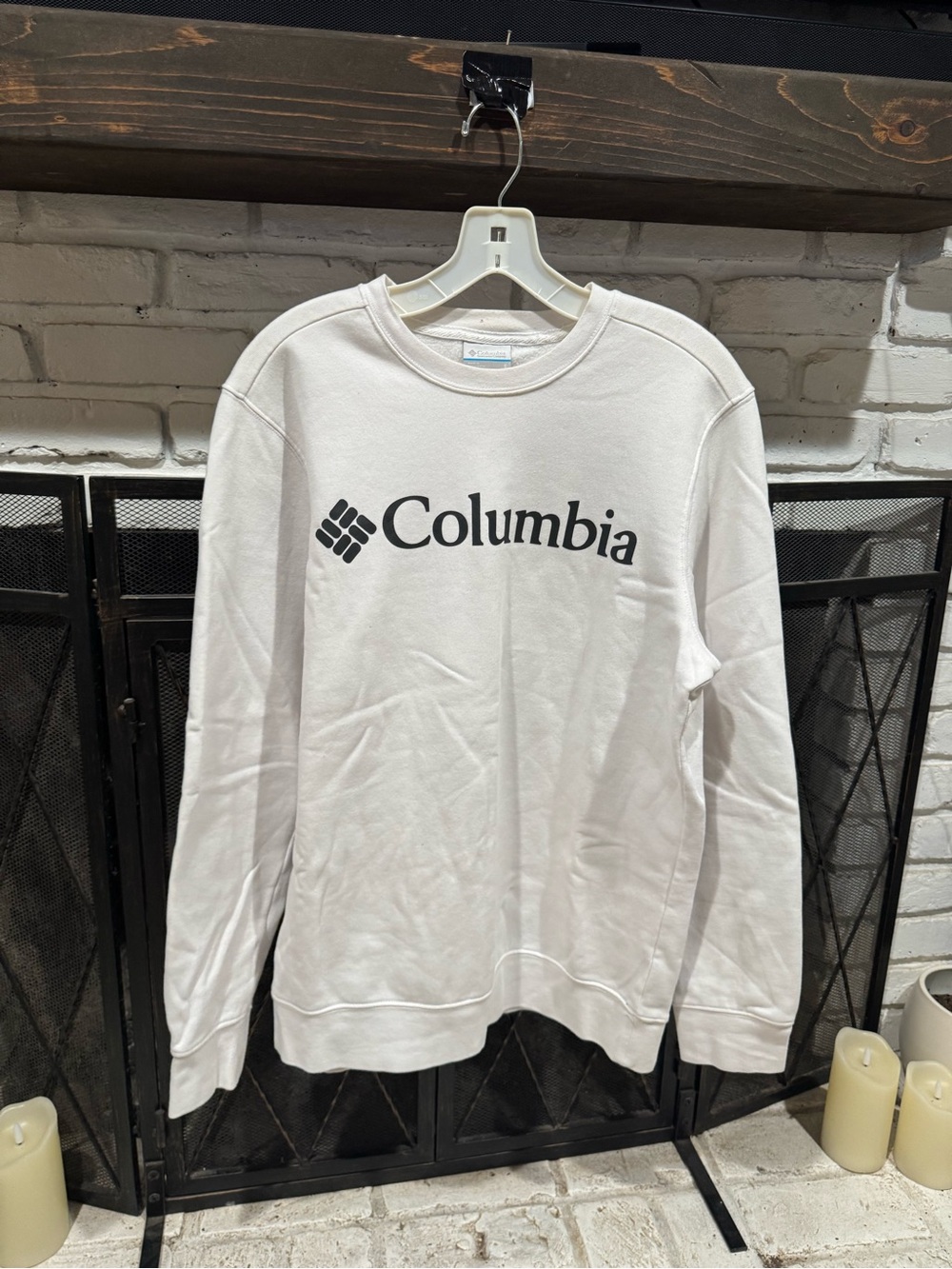 White Columbia crewneck sweatshirt